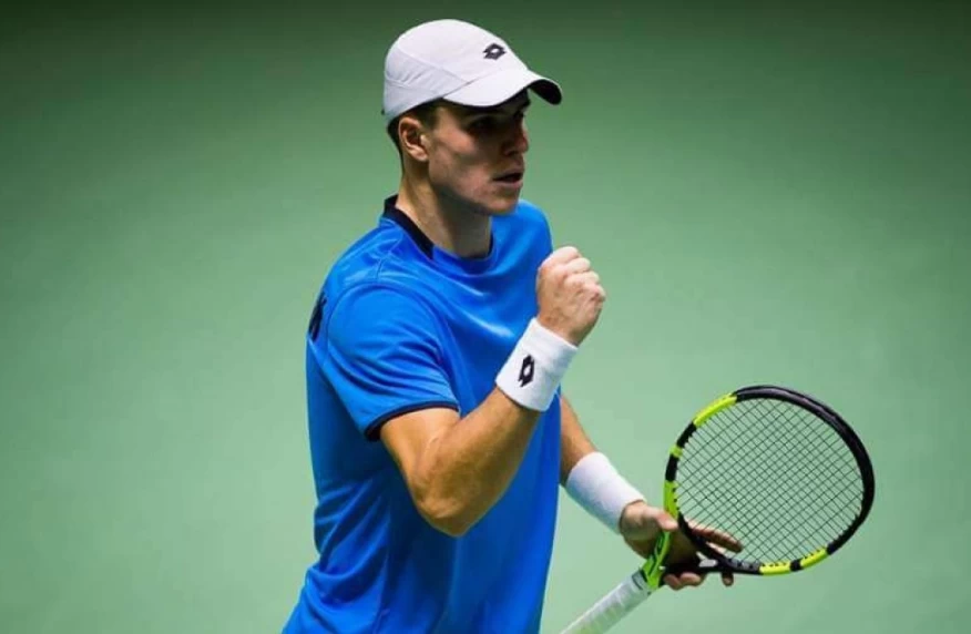 Дмитрий Попко америкалықтармен күш байқасуда