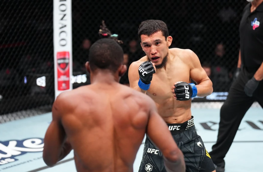 Эдуард Базров: Алиби все сделал правильно, в чистую забрал все три раунда