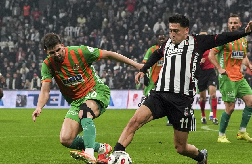 «Бешикташ» 0:2 есебімен жеңіліп жатып, ойынды тең аяқтады (видео)