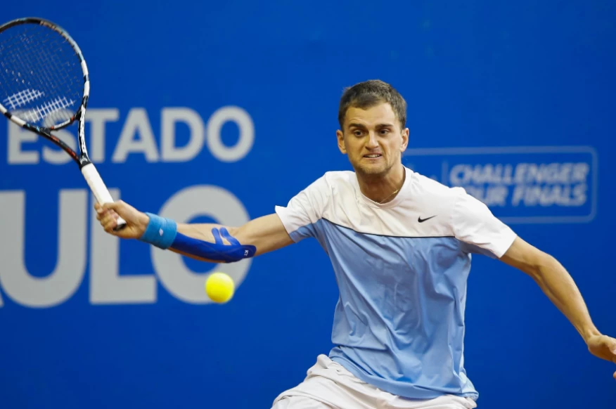 Недовесов завершил борьбу на турнире в Брисбене