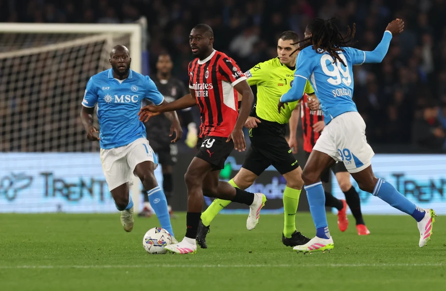 «Россонери» начинают защиту титула. Где смотреть «Наполи» - «Милан»