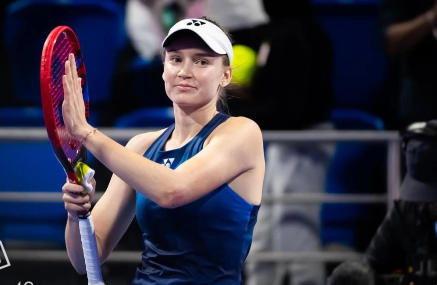 Рыбакина уступила Мбоко