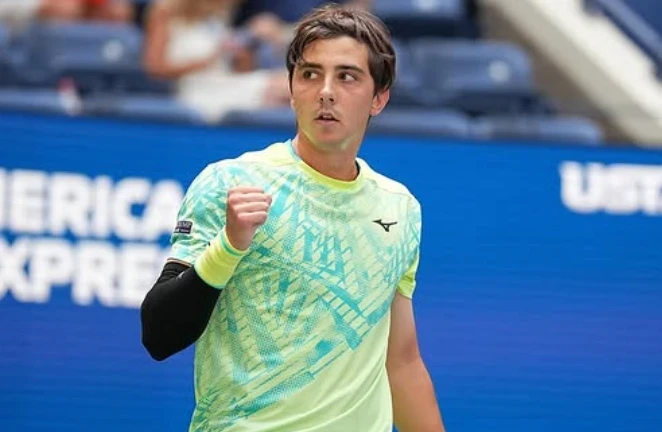 Александр Шевченко жұлдызды турнирде жеңіске жетті (видео)