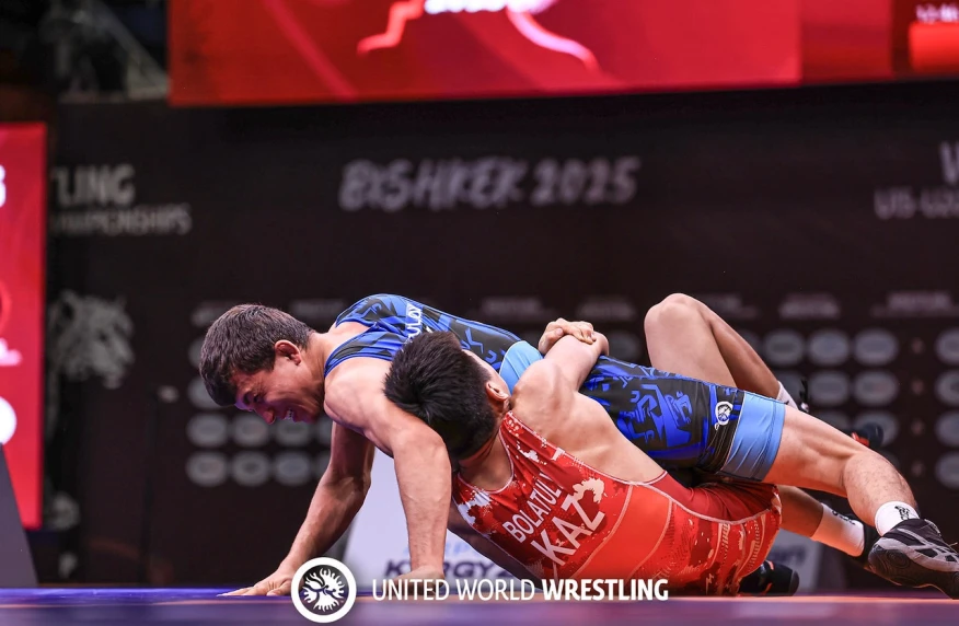Казахстанские борцы завоевали еще три медали на чемпионате Азии U20