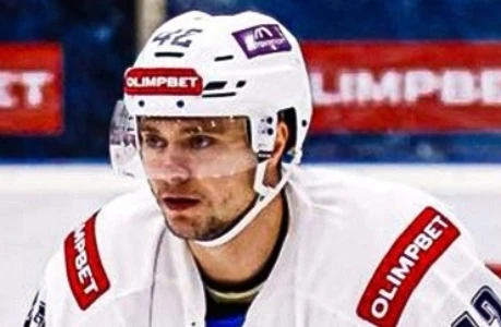 «Сарыарка» усилилась защитником из ВХЛ