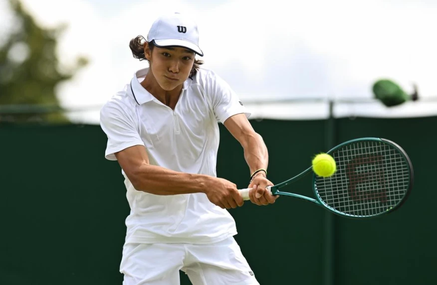 Әмір Омарханов кәсіби турда өзінің алғашқы жеке жүлдесін жеңіп алды