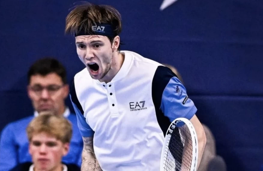 Бублик вышел в четвертьфинал турнира АТП 500