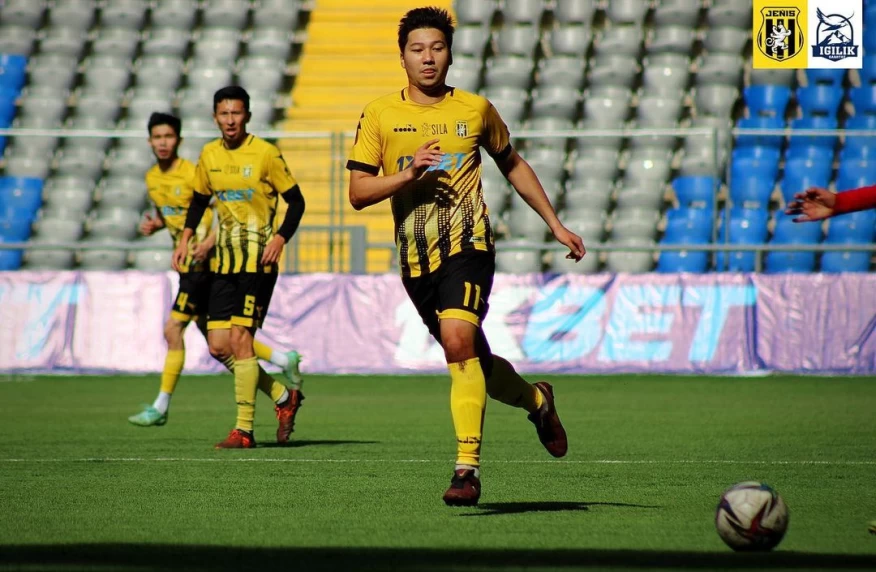 «Женис» объявил о подписании контрактов с тремя футболистами