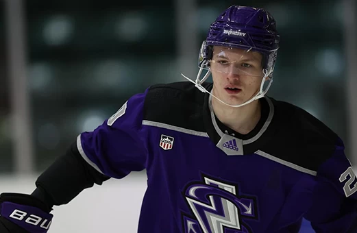 Американский клуб казахстанского хоккеиста проиграл матч регулярного чемпионата