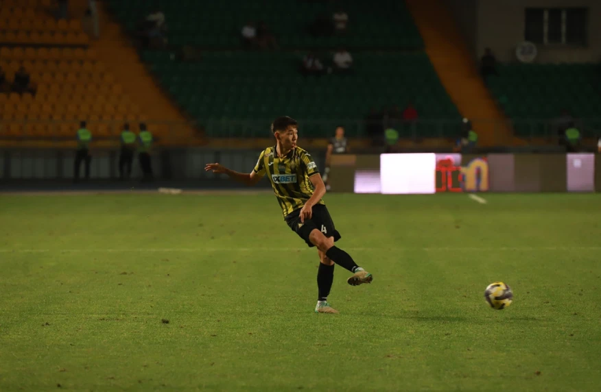 Дамир Касабулат продлил контракт с «Кайратом»