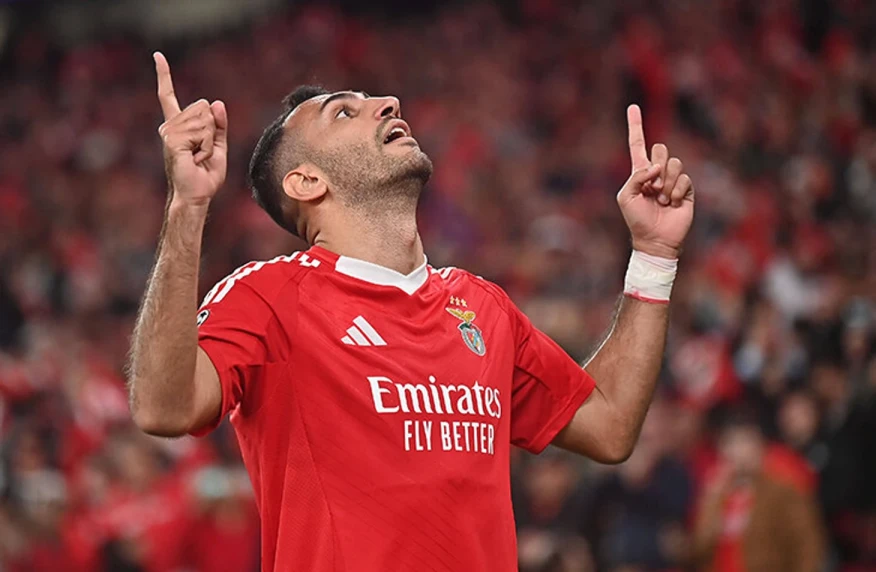 Хет-трик Павлидиса помог «Бенфике» продлить серию без поражений (видео)