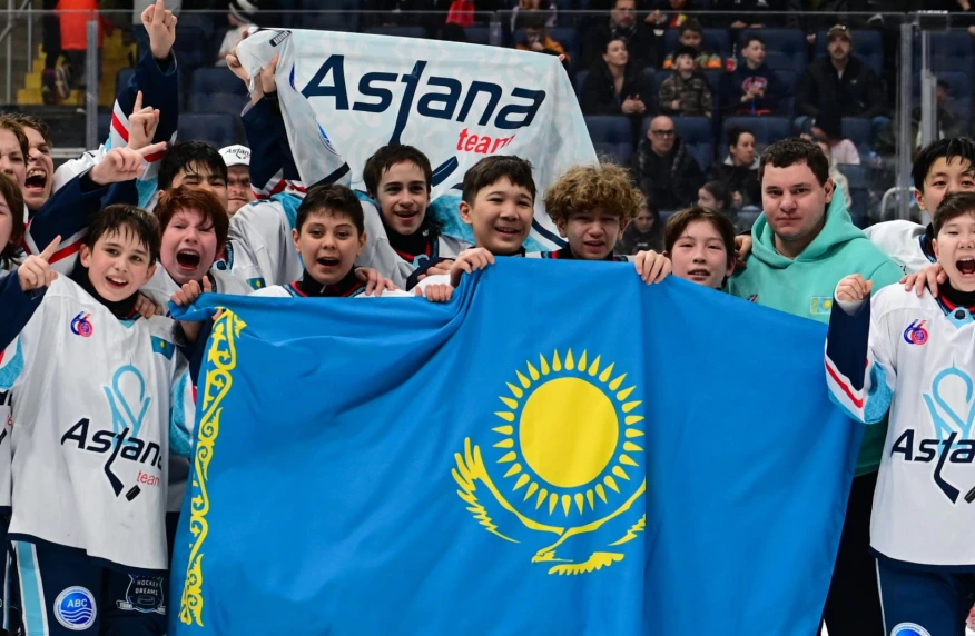 Қазақстандық жас хоккейшілер Канададағы ірі турнирде жеңіске жетті