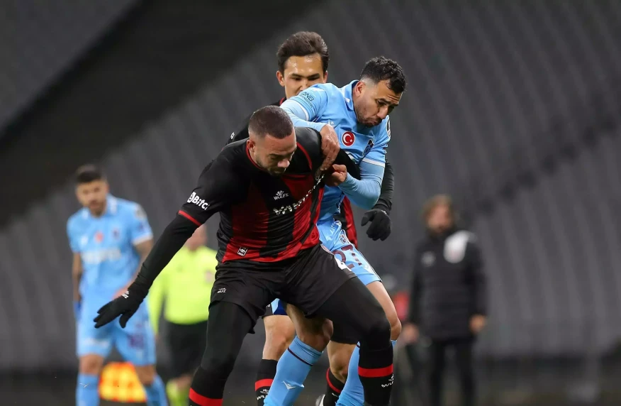 «Трабзонспор» «Фатих Карагюмрюкпен» ойында жеңісті әрең сақтап қалды