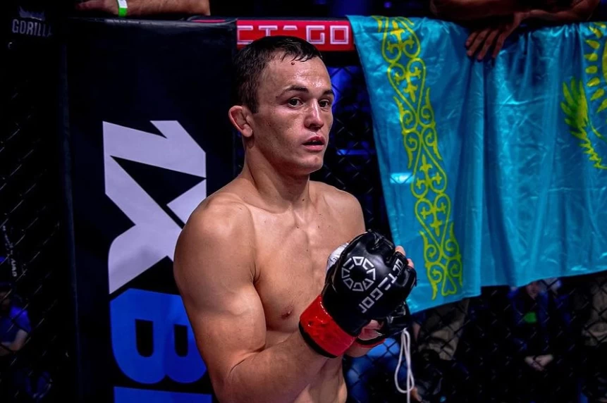 Бекзат Алмахан – боец года в лиге OCTAGON