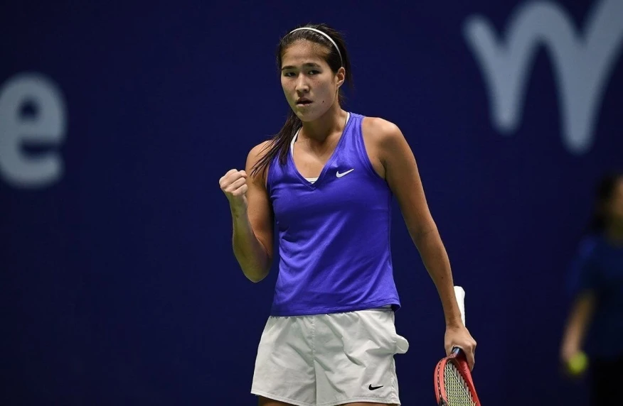 Жибек Куламбаева с разгромом вышла в полуфинал турнира в Индии