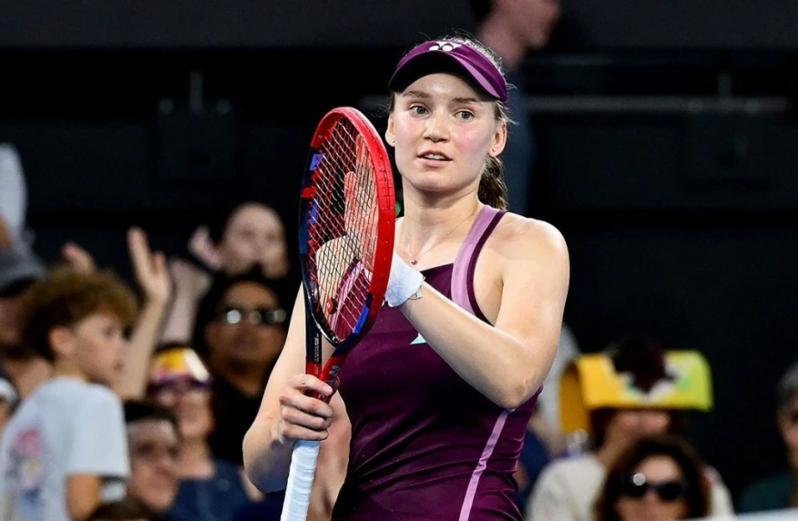 Елена Рыбакина уверенно вышла в 1/4 финала турнира в Брисбене
