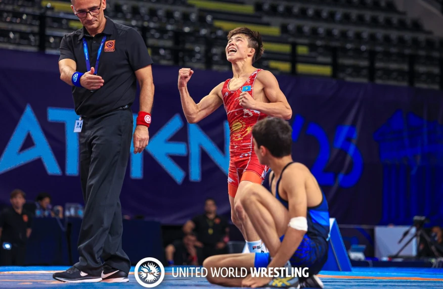 Куанышбек выиграл чемпионат мира по греко-римской борьбе