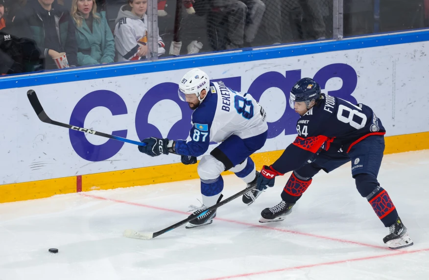 Барыс вновь уступил лидеру чемпионата