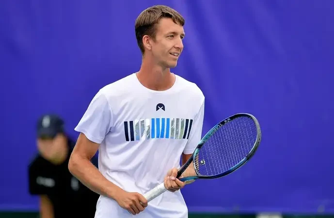 Григорий Ломакин вышел в полуфинал летнего чемпионата РК по теннису (ВИДЕО)