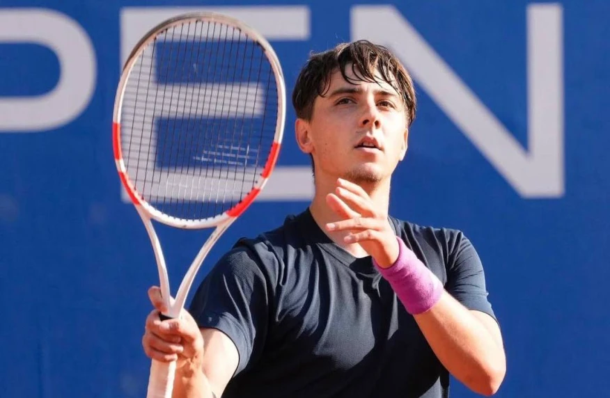 Шевченко вышел в 1/8 финала турнира в Аделаиде