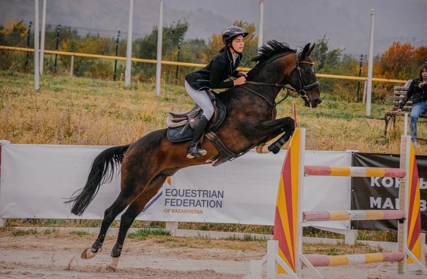 Бабаян – чемпионка Казахстан по конкуру