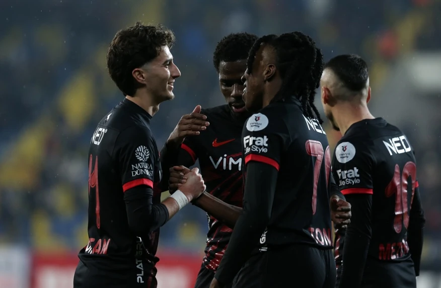 «Генчлербирлиги» и «Трабзонспор» забили 7 голов (видео)