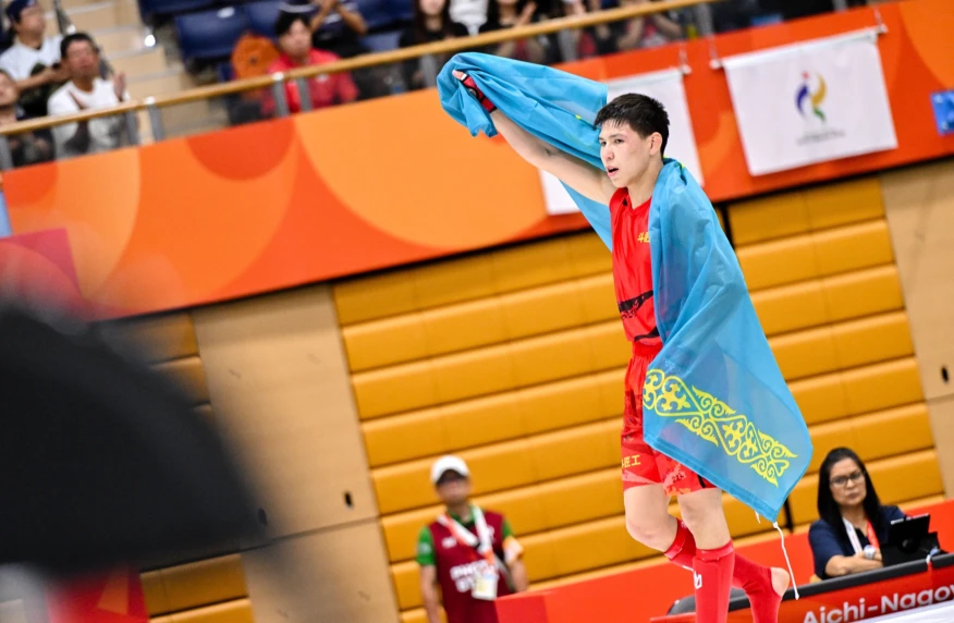 Шынбаев выиграл второе золото Казахстана по ММА на Азиаде