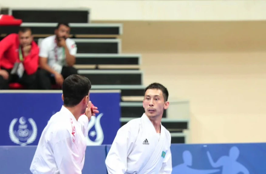 Каратэден әлем чемпионатында ел намысын кімдер қорғайды?