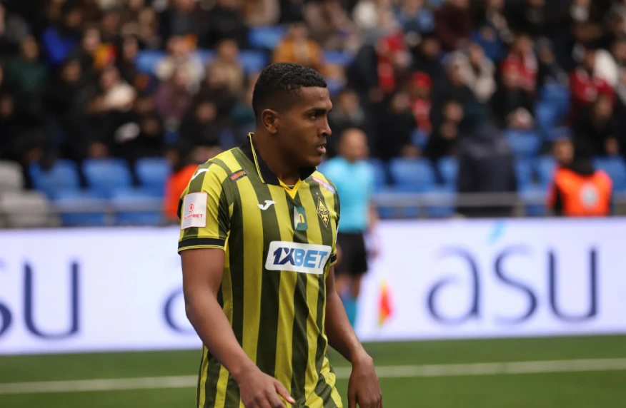 Элдер Сантана стал игроком «Жениса»