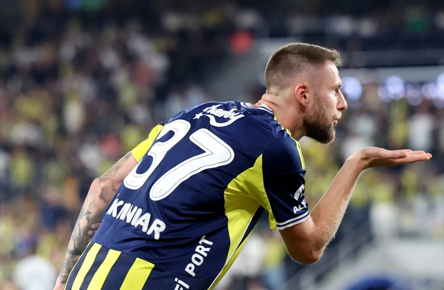 «Фенербахче» одержал первую победу в чемпионате Турции (видео)