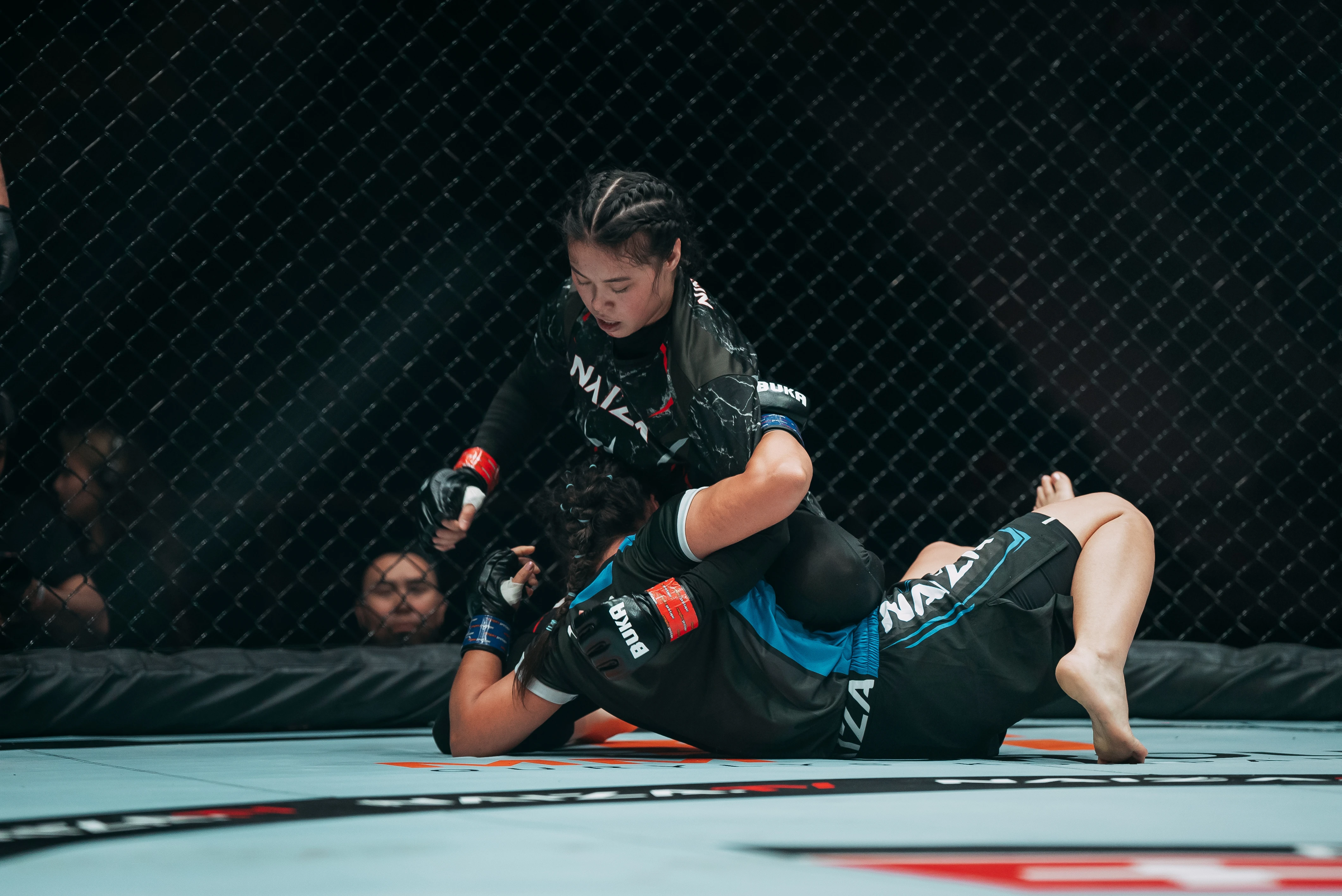 Я многим запомнилась. Боец лиги NAIZA Карина Сисенова о своем профессиональном дебюте