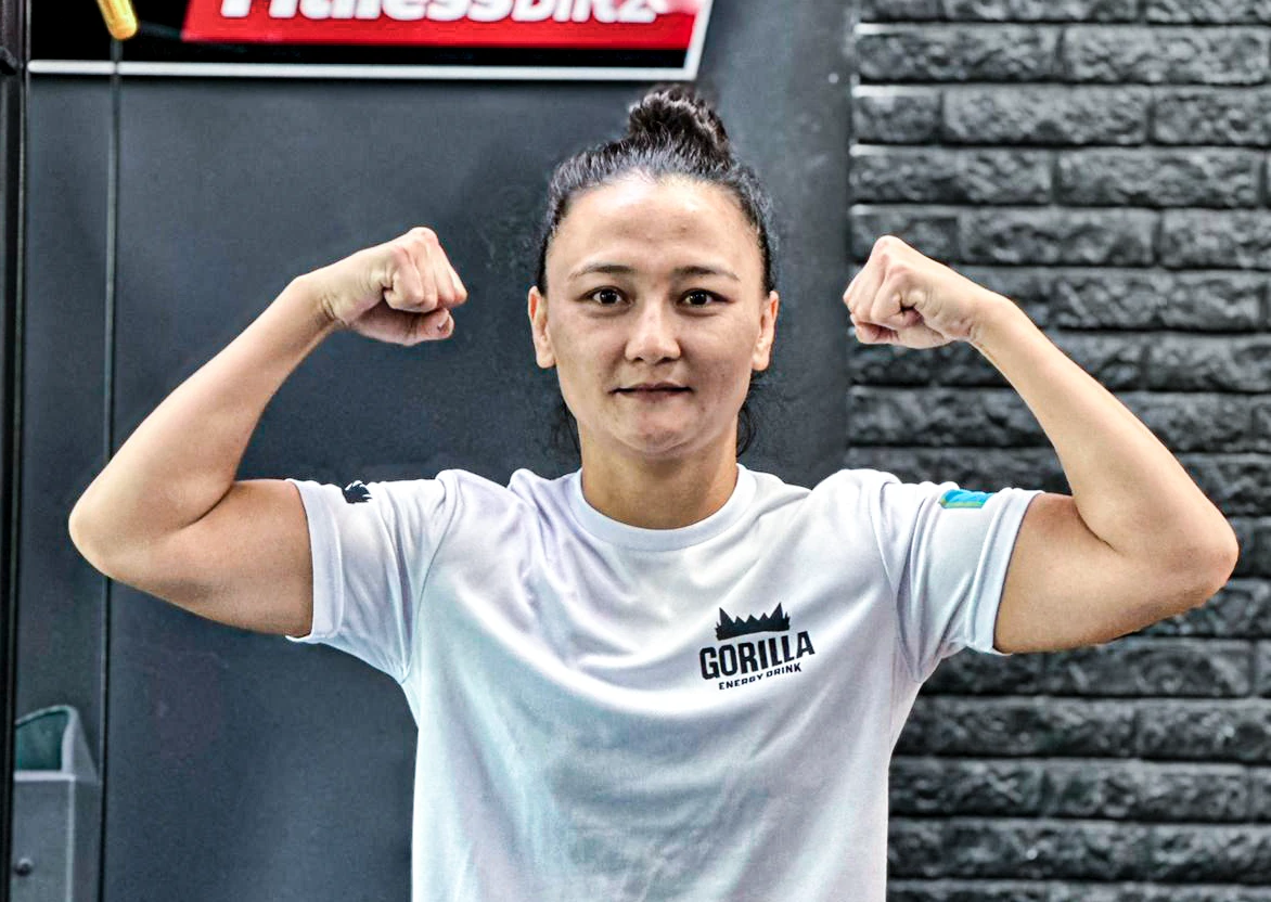 Саят Абдрахманов «UFC-де келесі сен» деді: Аян Тұрсын