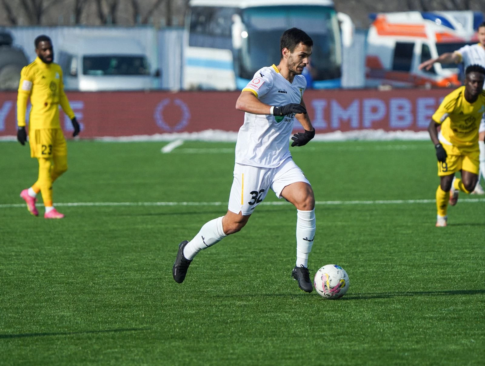 Василиос Карагунис: Грекия құрамасы біртұтас болып қорғанады және алаңдағы әрбір сантиметр үшін күреседі