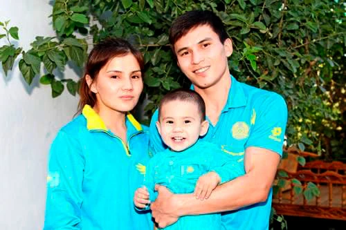 Әйгерім Сәттібаева, бес баланың анасы: Бокстағы биігімді бағындыру үшін рингке қайта оралдым